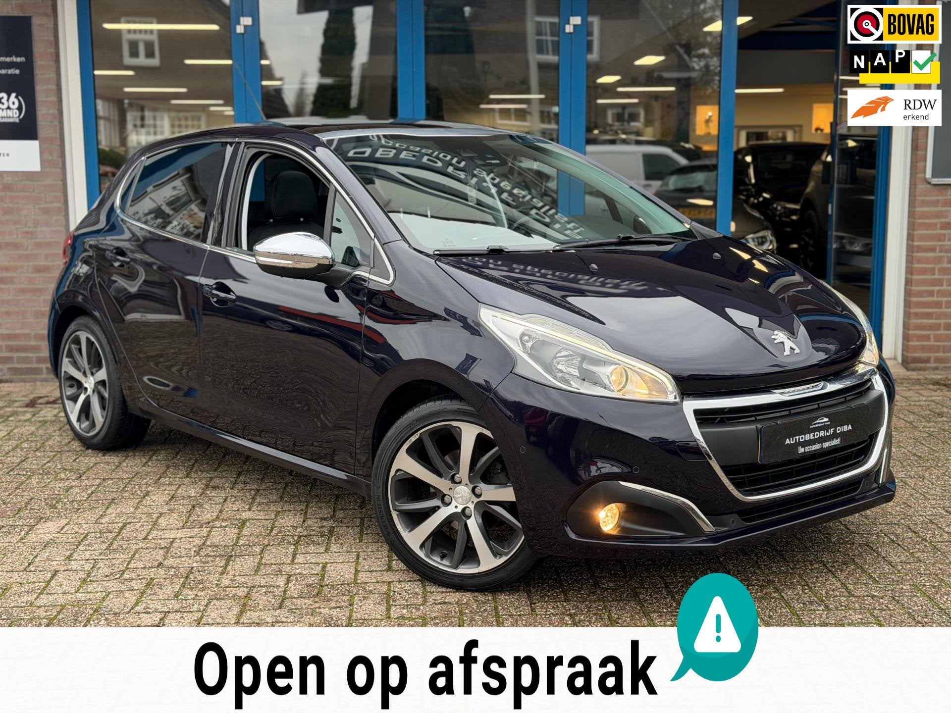 Peugeot 208 1.2 PureTech Allure 2015 AUT NAVI CLIMA LM NAP!, Auto's, Dealer onderhouden, Stof, Gebruikt, 1199 cc