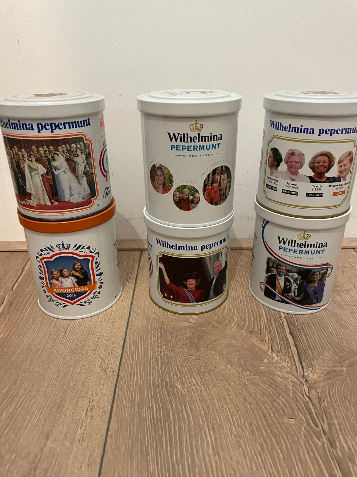 Wilhelmina Pepermunt Blikken - Diverse Koninklijke Edities, Verzamelen, Koninklijk Huis en Royalty, Ophalen of Verzenden, Gebruikt
