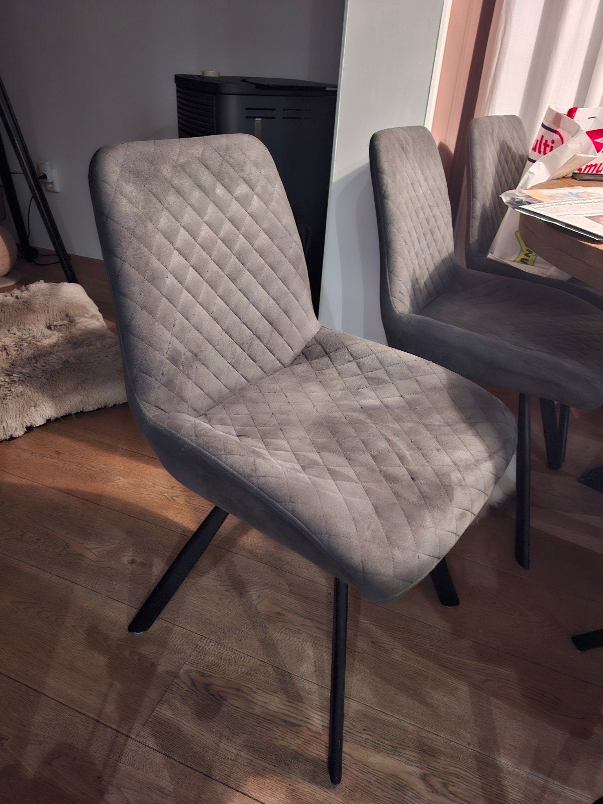 4 grijze eetkamerstoelen, Ophalen