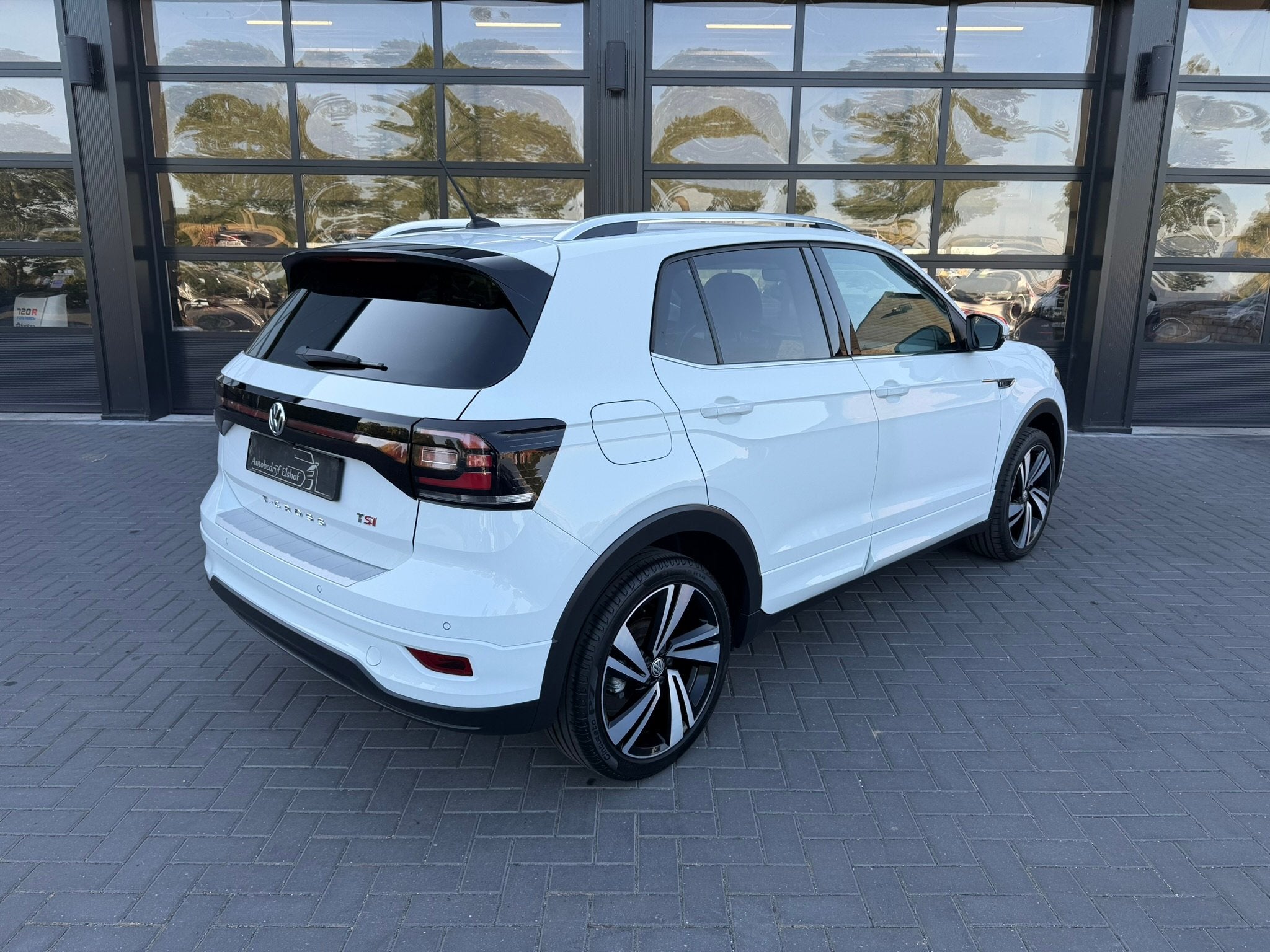 Volkswagen T-Cross 1.0 TSI R-line Dsg / Acc / Navi / Led, Auto's, T-Cross, Gebruikt, Wit, Origineel Nederlands
