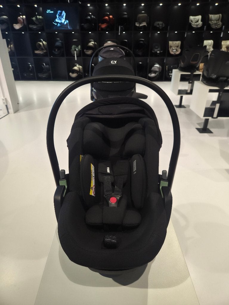 Thule Maple Autostoeltje - Black, Zo goed als nieuw, 0 t/m 13 kg, Ophalen, Overige merken