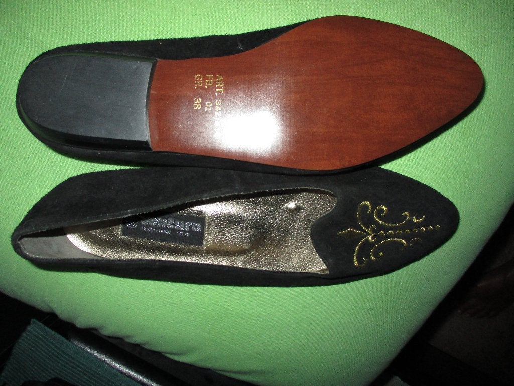 Zwarte Suede flatjes/instappers (goud)borduursel/ platte hak, Kleding | Dames, Ophalen, Schoenen met lage hakken, Zwart, Nieuw