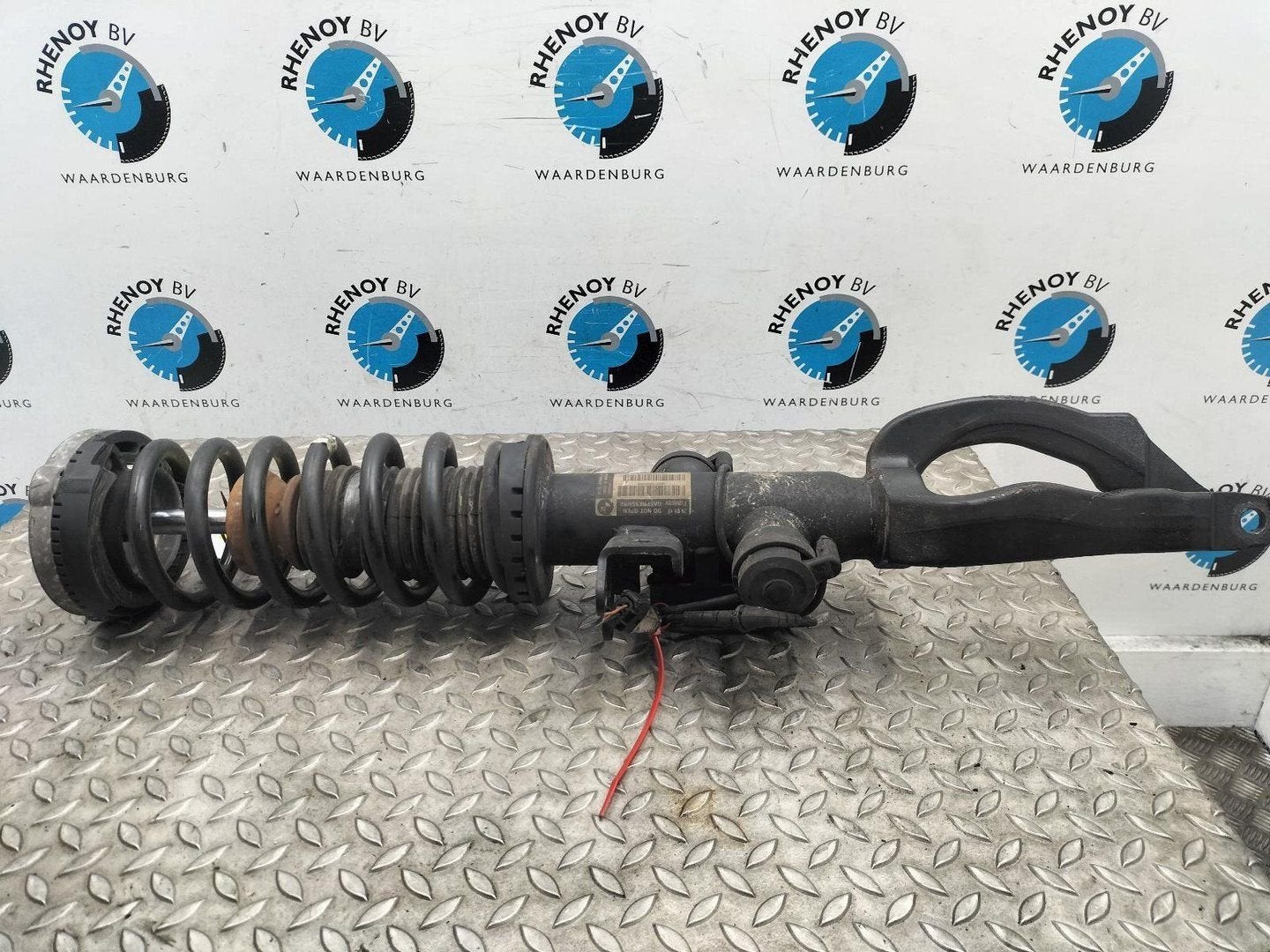 BMW 5 SERIES F10 550xi High Executive  VEERPOOT / SCHOKBREKE, Ophalen of Verzenden, Gebruikt, Stiba lid