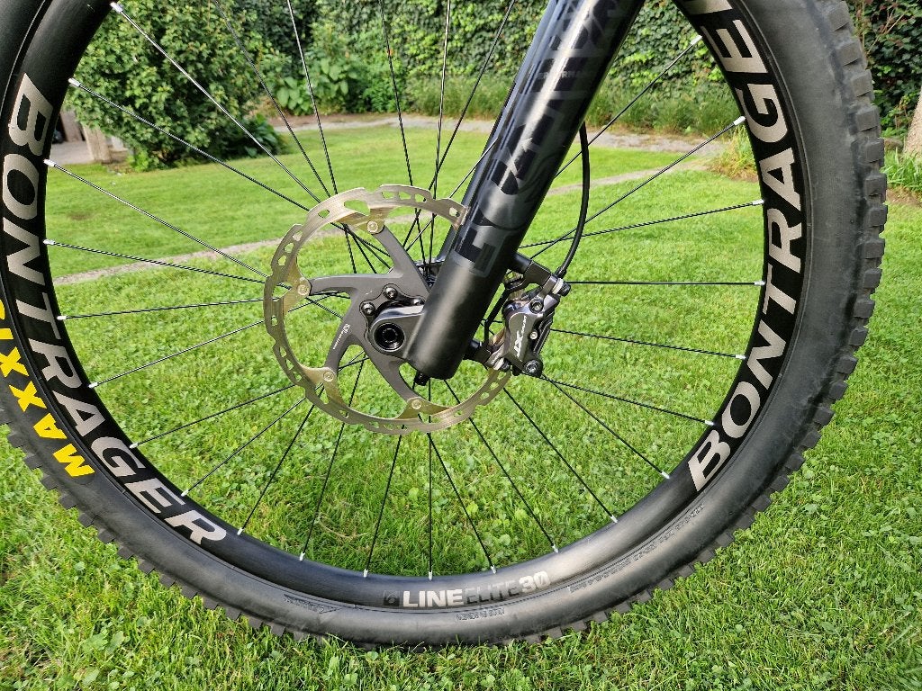 Foto 9 van Trek Fuel EX 9.8 Carbon 29er Fully Mountainbike (Nieuwstaat)