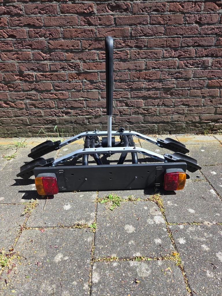 Lichtgewicht fietsendrager met verschuifbare goten, Ophalen, 2 fietsen, Gebruikt, Trekhaakdrager