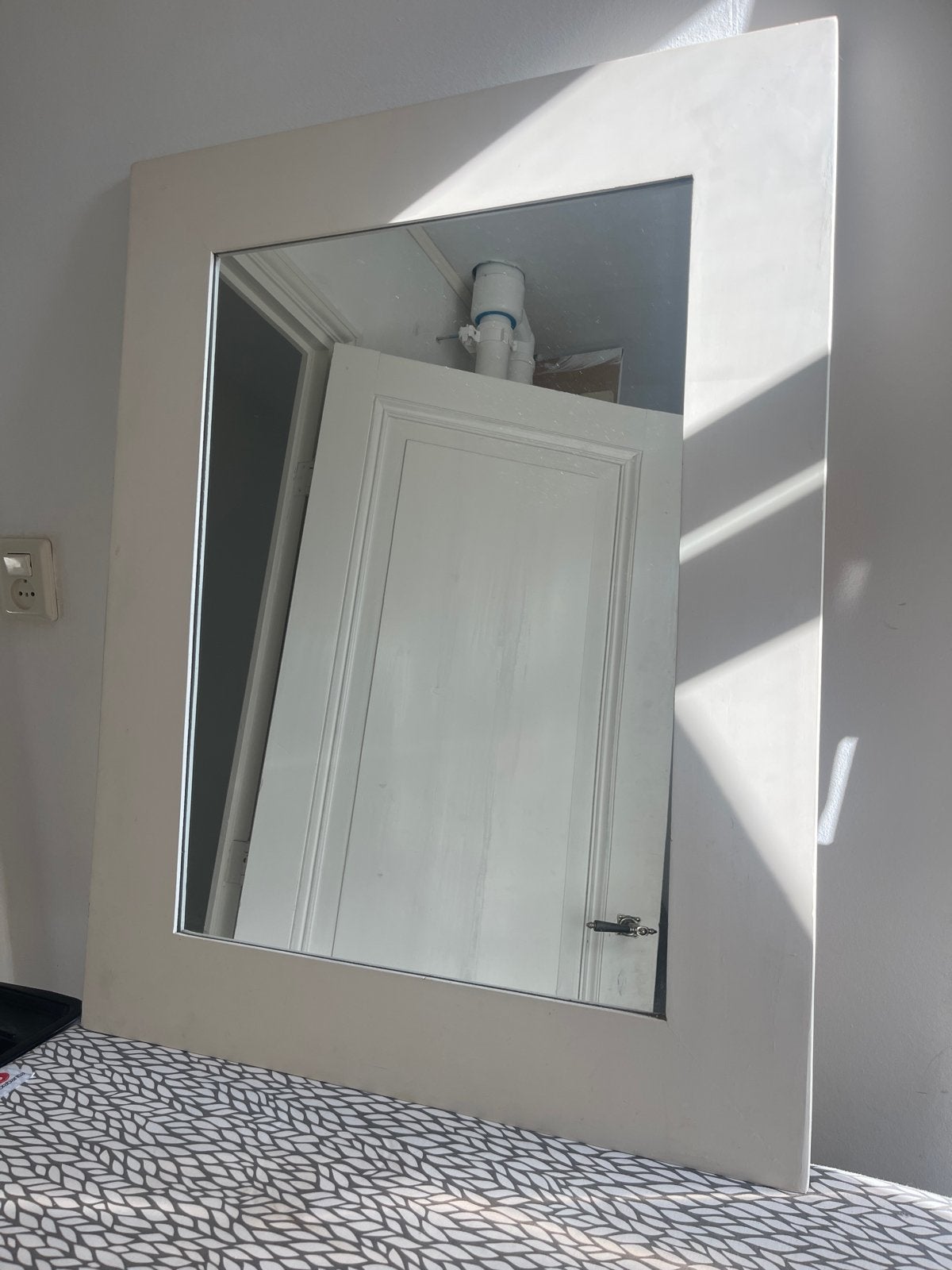 Spiegel met witte houten lijst - Xenos (90x70cm), Ophalen, Gebruikt, Minder dan 100 cm, Rechthoekig