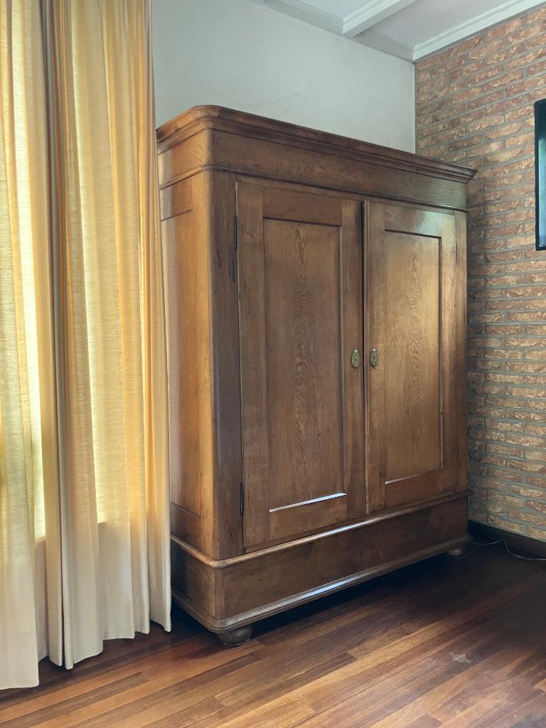 Grote houten kast, Eiken pastoorskast 192 x 143, Ophalen
