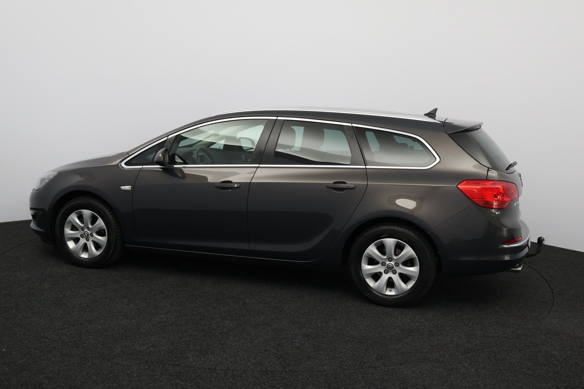 Opel Astra Sports Tourer 1.4 Turbo Blitz /DEALER ONDERHOUDEN, Auto's, Voorwielaandrijving, Stof, Gebruikt, Euro 6