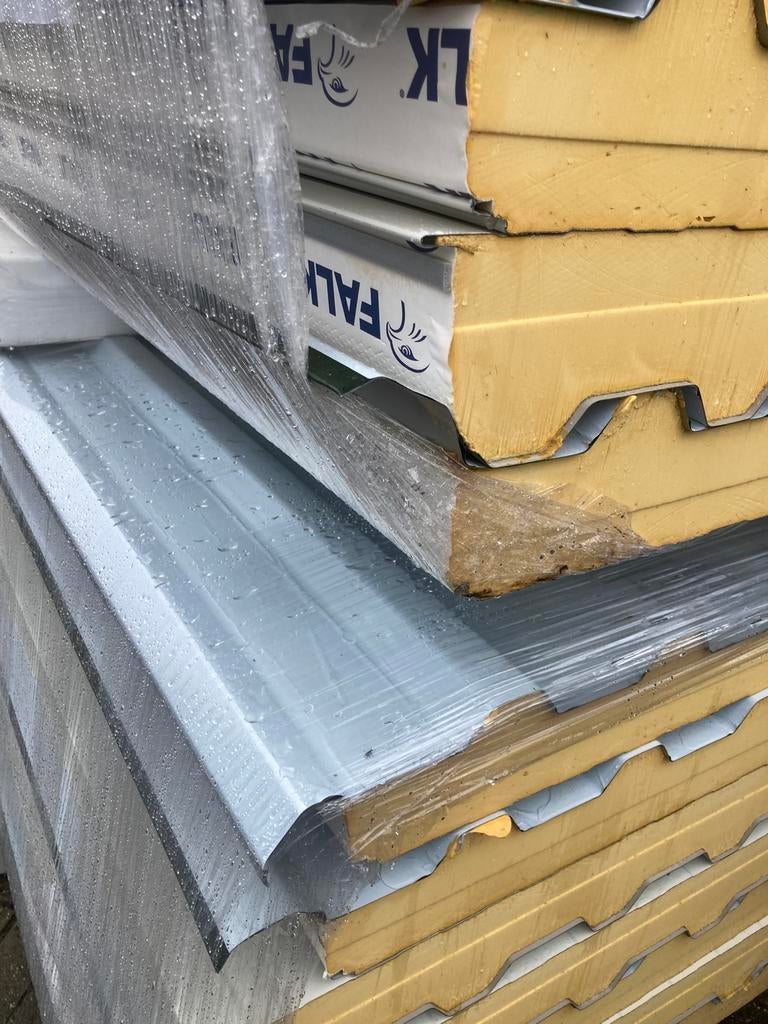 Dakplaten sandwich  panelen donker groen in de folie, Ophalen of Verzenden, Zo goed als nieuw, Hardschuim (Pir), 15 m² of meer