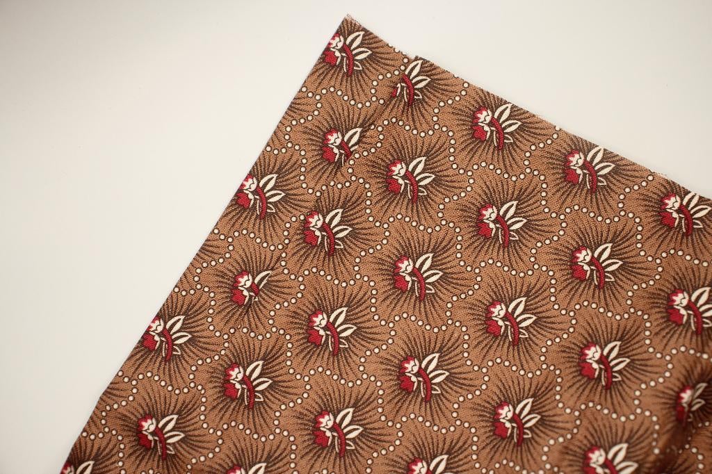 Coupon quilt 100% katoen stof - beige wit rood bloemen #3994, Beige, Nieuw, Ophalen of Verzenden, 30 tot 120 cm