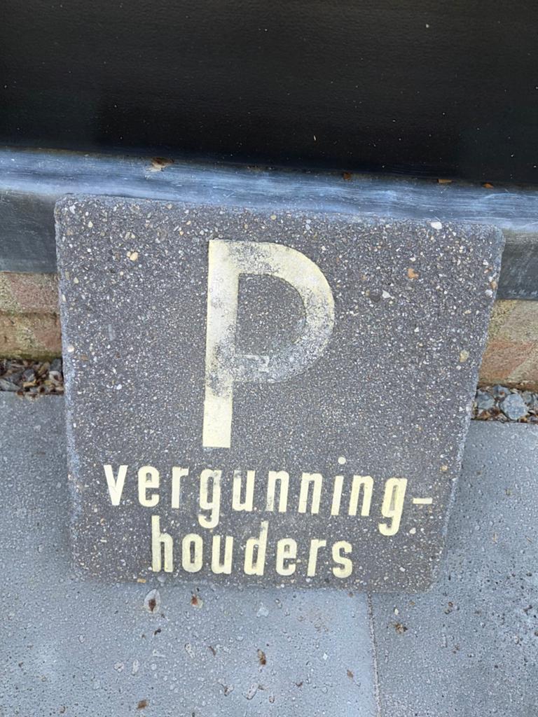 Tegel met vergunning houder tekst, Ophalen, Beton, Terrastegels