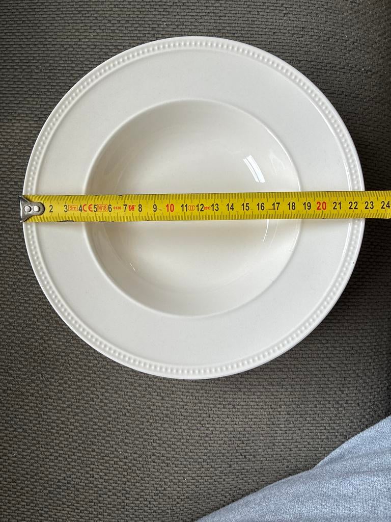 Wedgwood Windsor Diep Bord met parelrand - 23 cm, Keramiek, Ophalen of Verzenden, Zo goed als nieuw, Bord(en)