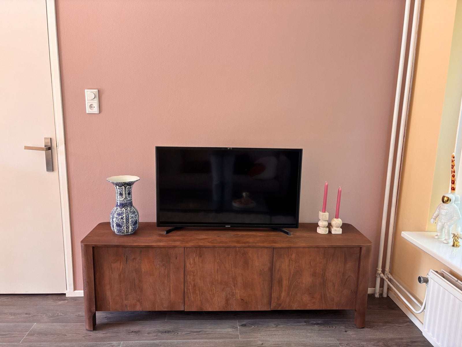 by fonQ Brato Tv-meubel B 175 cm - Mangohout, Huis en Inrichting, Ophalen, 150 tot 200 cm, Zo goed als nieuw, Minder dan 100 cm