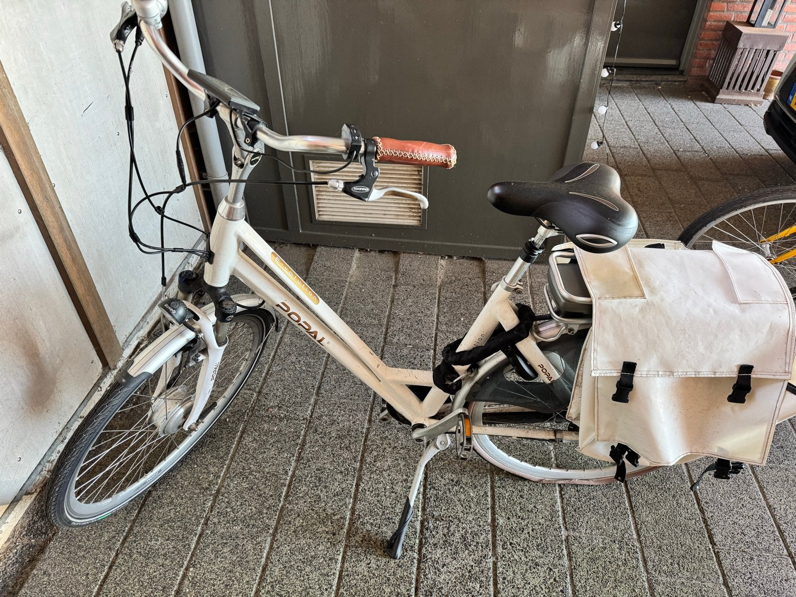 Popal E-volution elektrische fiets - Wit, 51 tot 55 cm, Ophalen, Gebruikt, 30 tot 50 km per accu