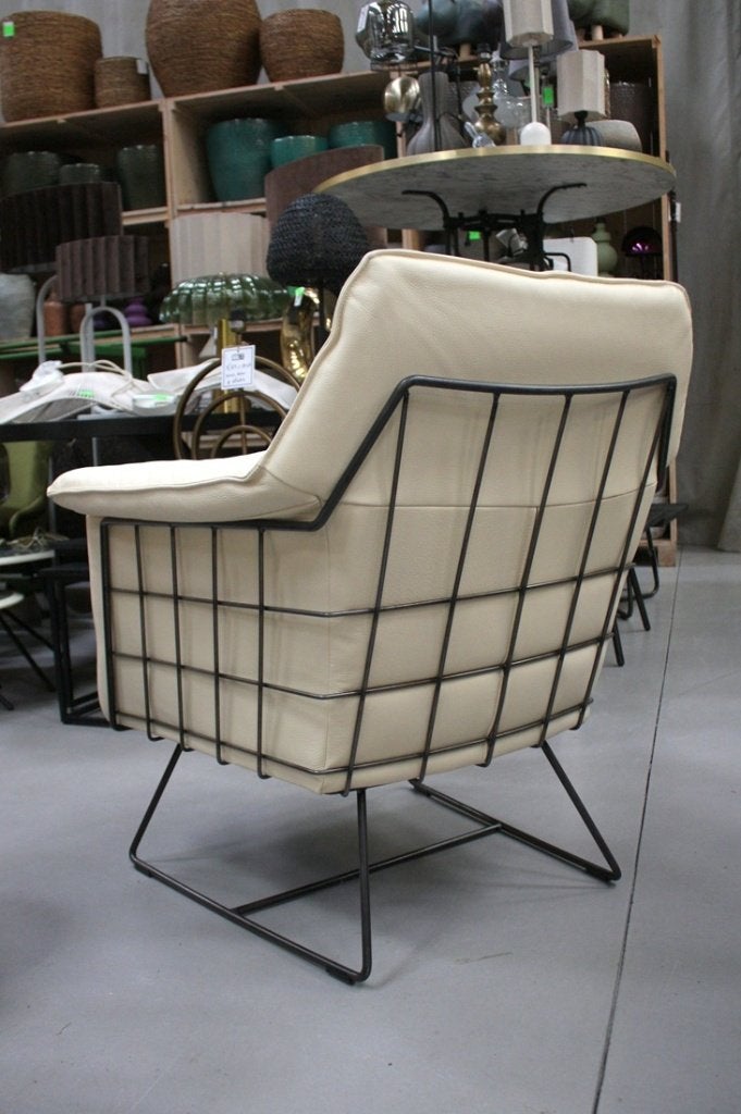 Fauteuil RAZ Jess Design metaal & leer creme industrieel, Ophalen, Zo goed als nieuw, Leer, 75 tot 100 cm