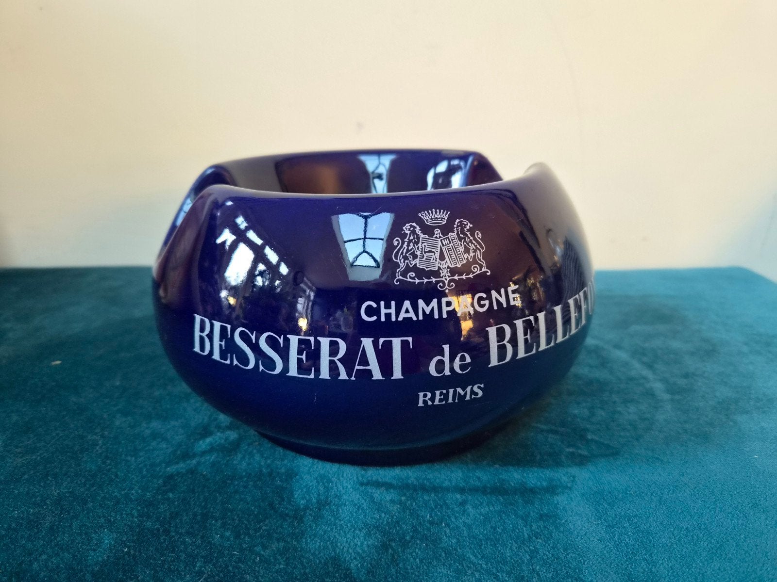 Aardewerk asbak Champagne Besserat de Bellefon, Verzenden, Zo goed als nieuw, Asbak