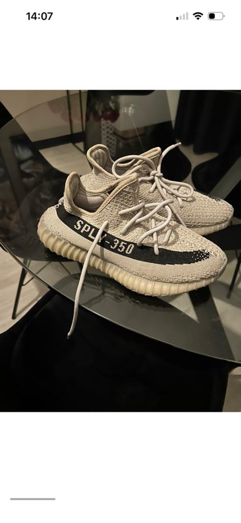 Yeezy schoenen, Kleding | Heren, Schoenen, Ophalen of Verzenden, Zo goed als nieuw