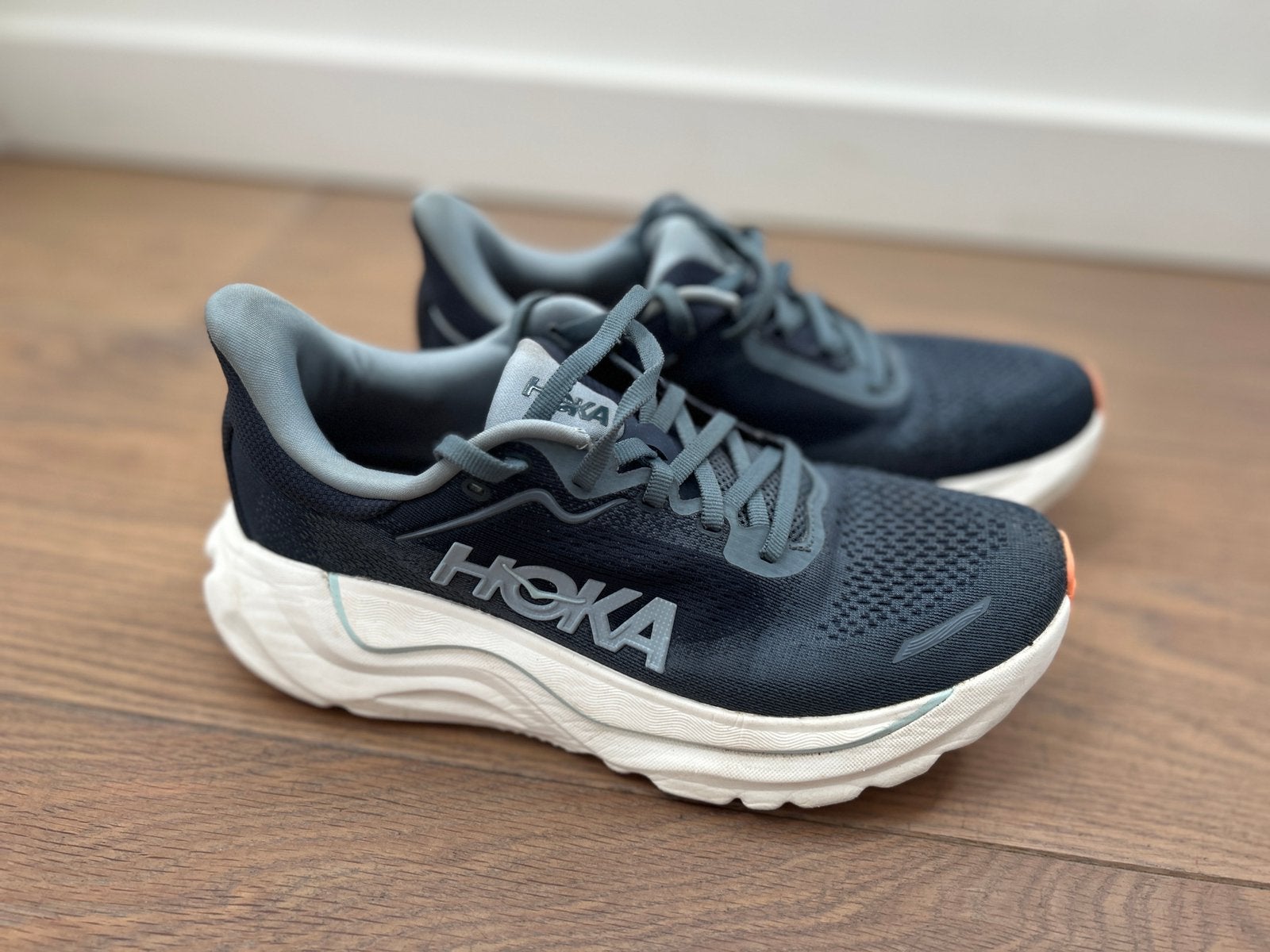 Nieuwe Hoka Arahi 9 hardloopschoenen, mt. 38-39, Ophalen of Verzenden, Zo goed als nieuw, Hardloopschoenen, Overige merken