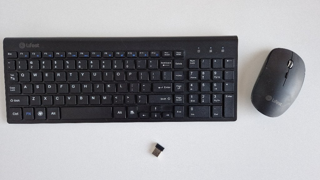 set draadloos toetsenbord en muis - zo goed als nieuw, Computers en Software, Toetsenbord en muis-set, Ophalen of Verzenden, Zo goed als nieuw