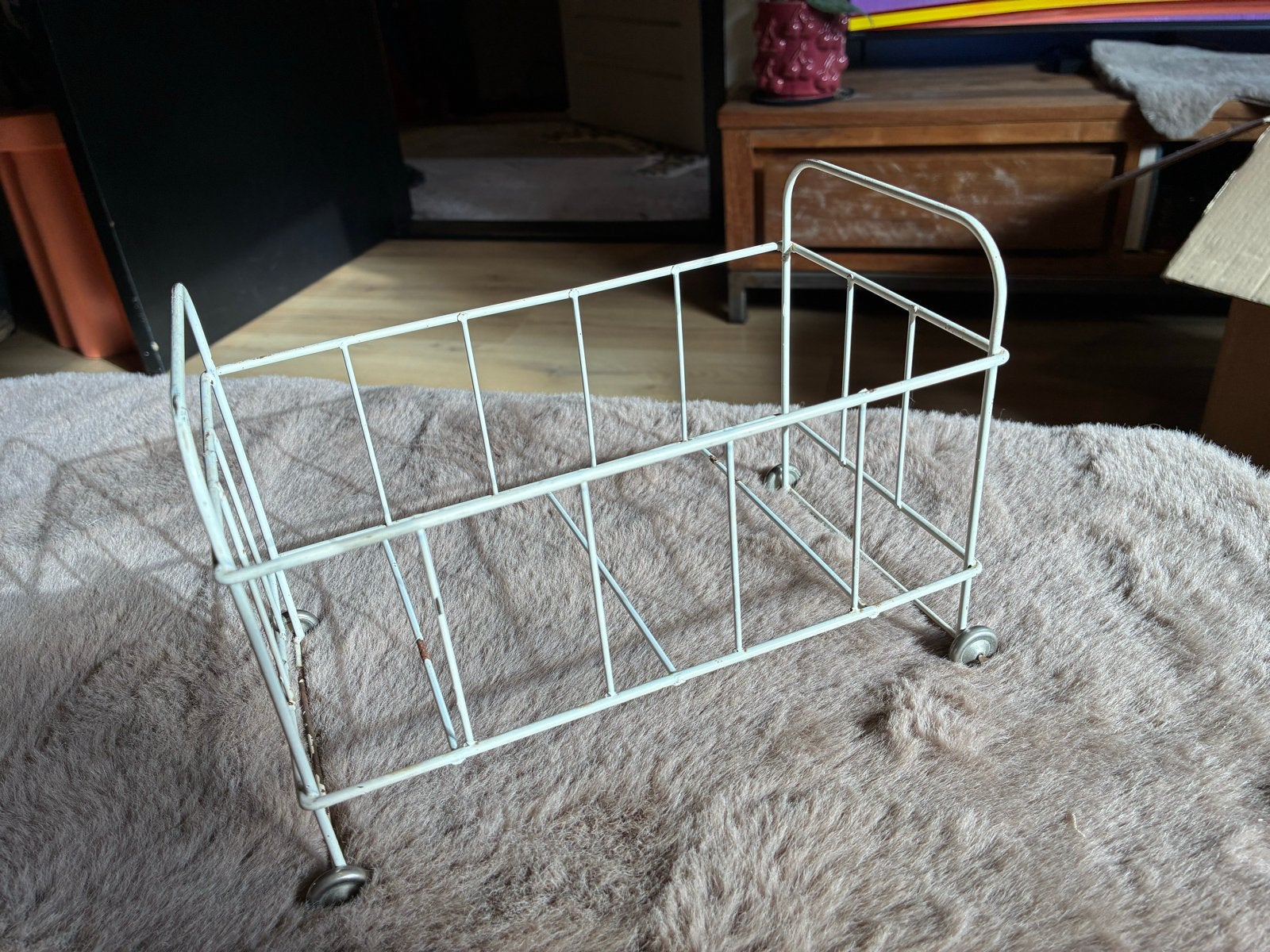 Vintage metal poppenbedje op wieltjes, Ophalen of Verzenden, Gebruikt, Overige typen