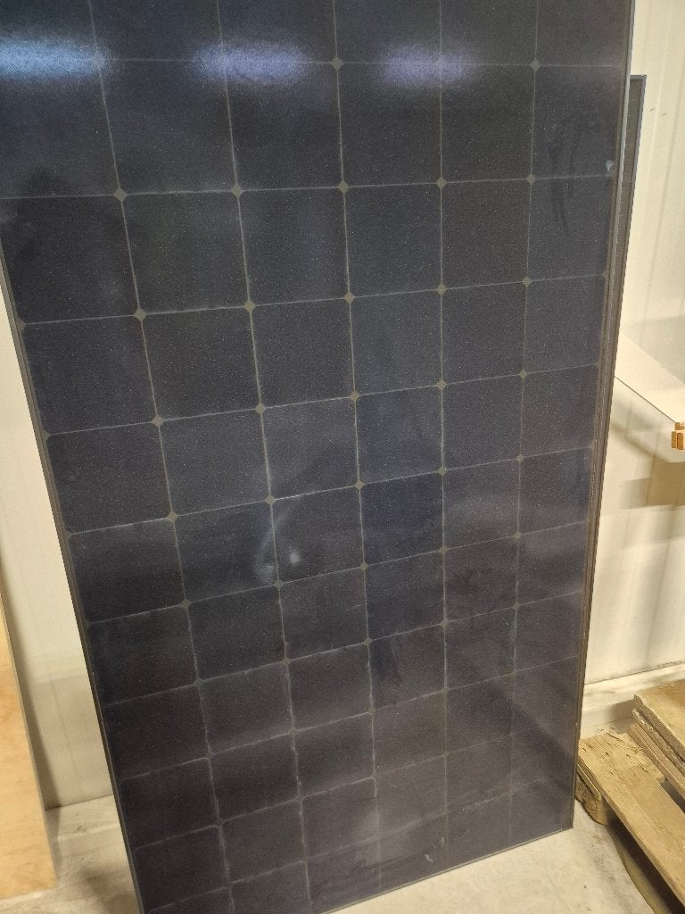 2 nieuwe Sunpower MAXEON DC Panelen met Enphase IQ7A, Ophalen, Nieuw, Paneel, 200 wattpiek of meer