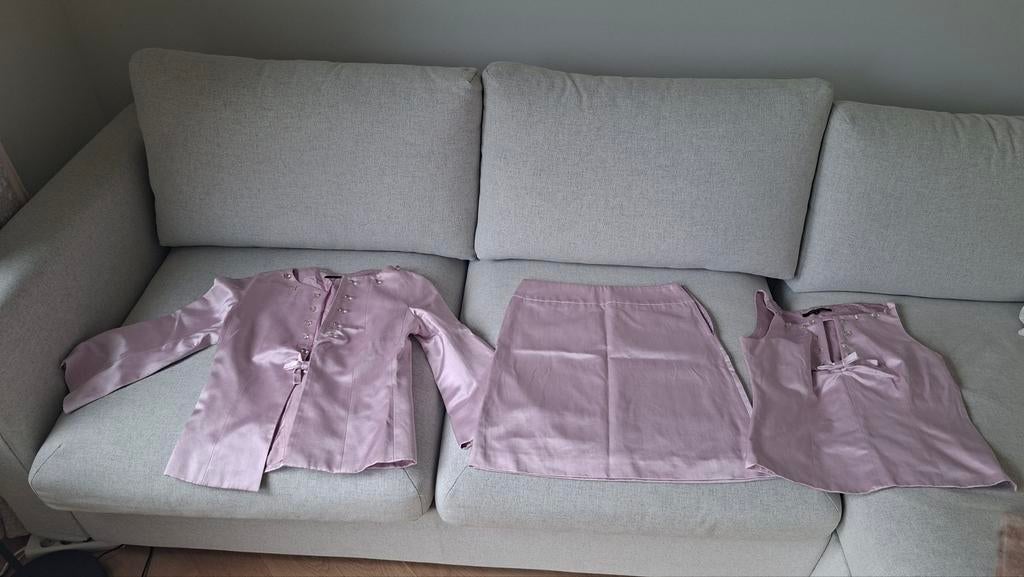 Mooi 3 delige pak maat 40  Tara Jarmon, Kleding | Dames, Ophalen of Verzenden, Zo goed als nieuw, Maat 38/40 (M)
