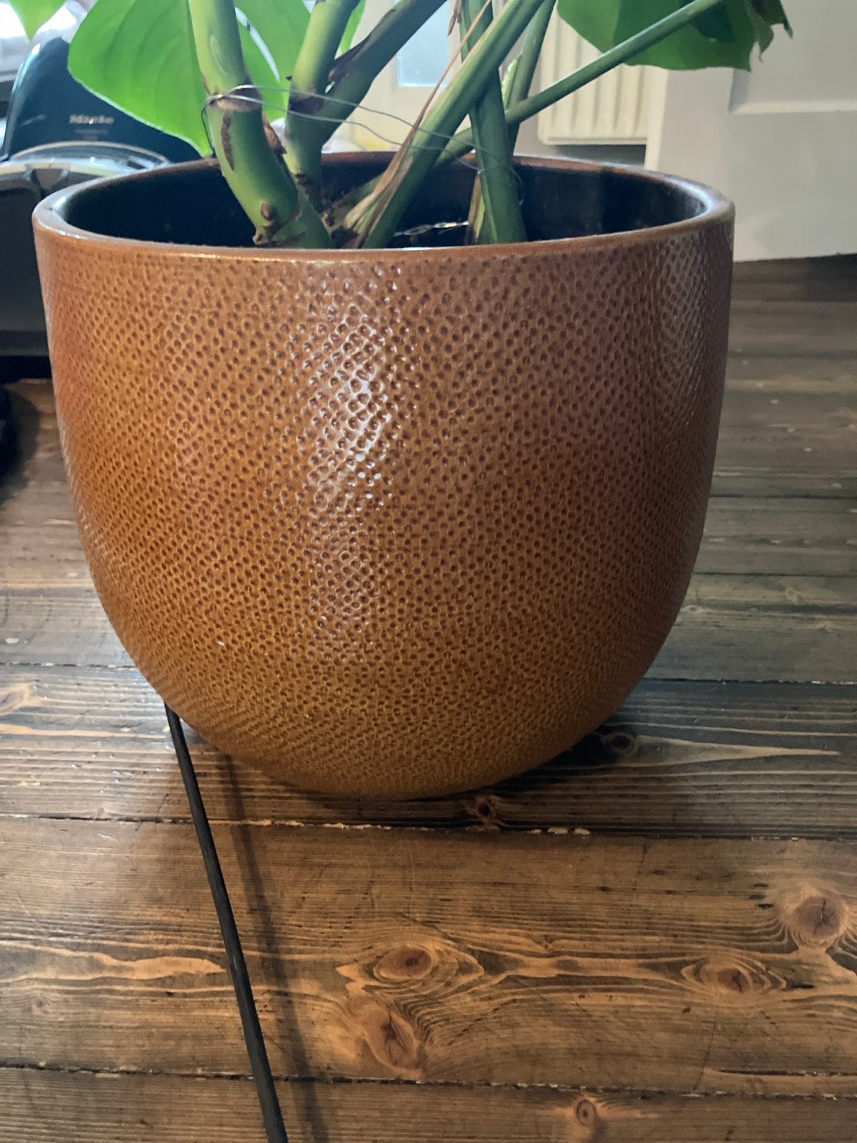 Grote okergeel/ mosterdgeel/ cognac bloempot met structuur, Ophalen, Gebruikt, Rond, Overige materialen