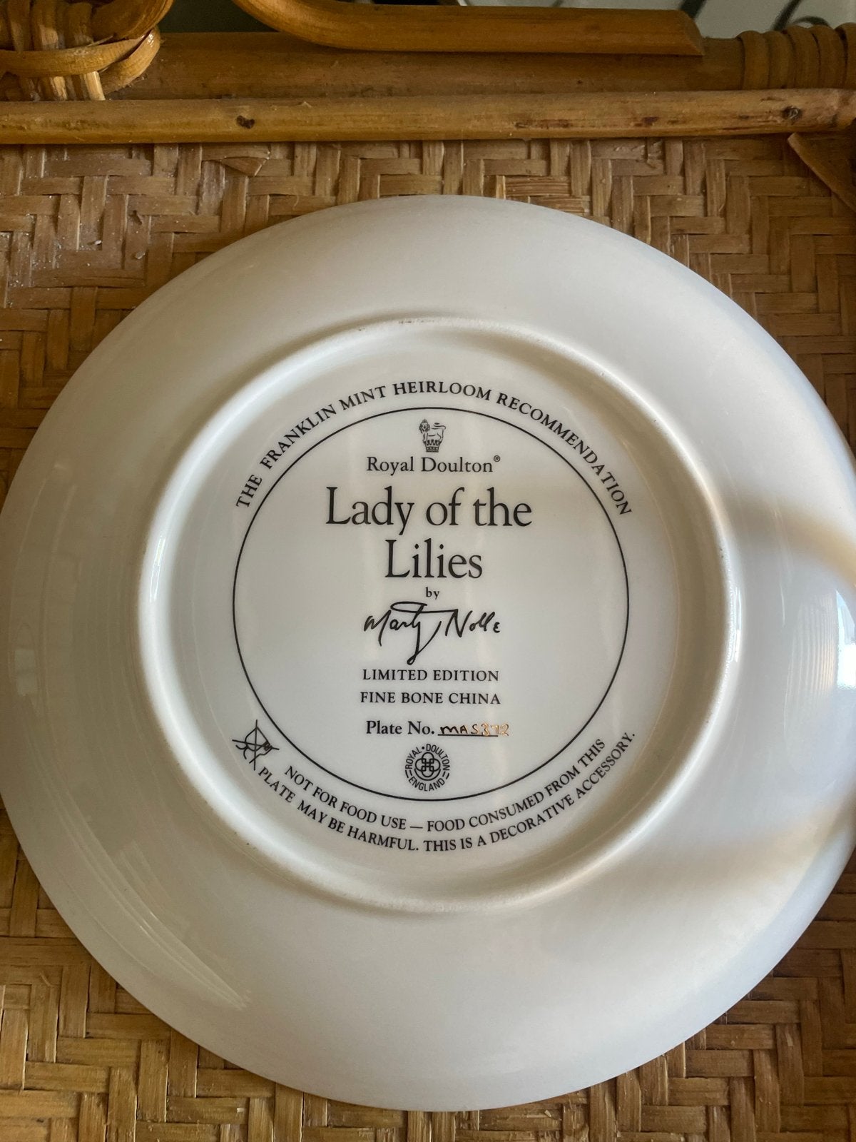 Royal Doulton Lady of the Lilies decoratieve plaat, Ophalen