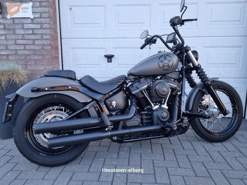 Street Bob 107 BJ’ 2019 5HD  stijlvolle kleur Charcoal Denim, 2 cilinders, Occasion, Bedrijf, Meer dan 35 kW