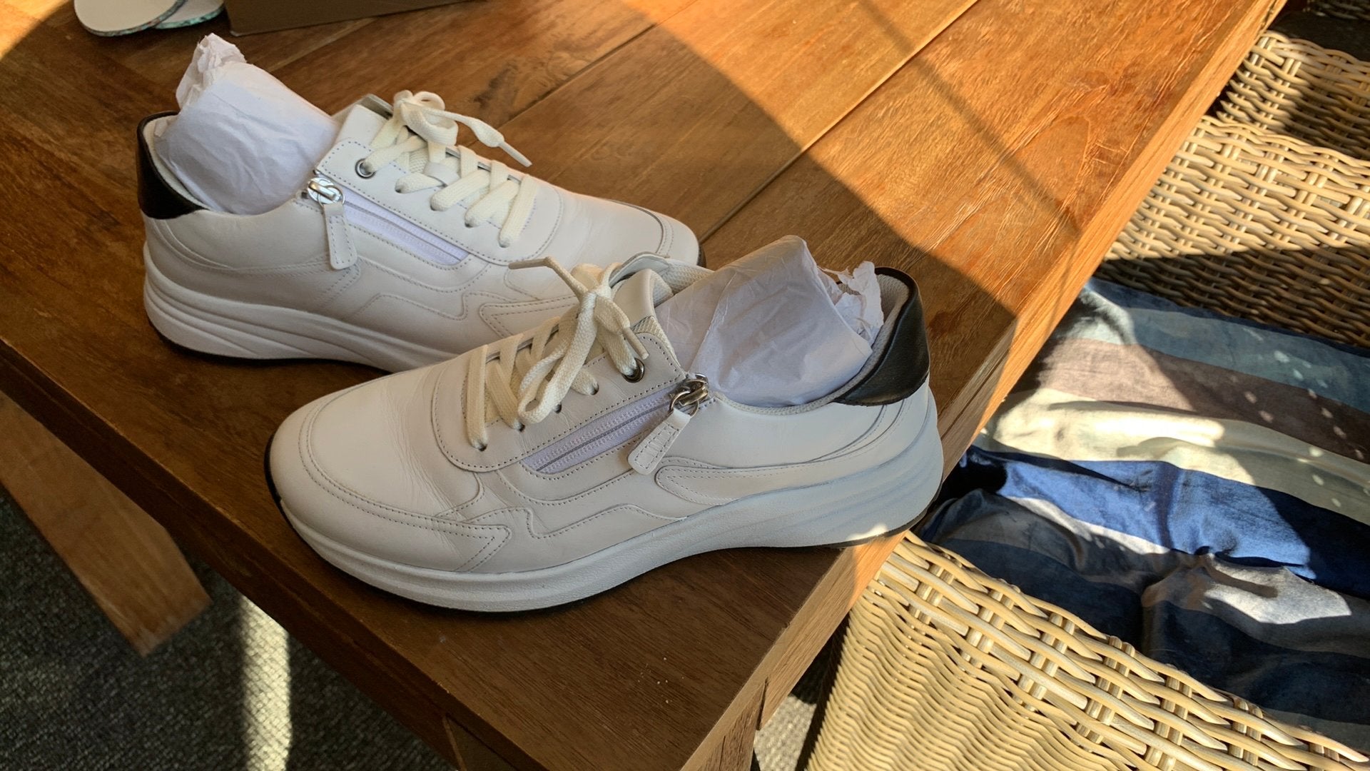 Nieuwe dames schoenen/sneakers maat 7/40,5 (Gabor)., Wit, Nieuw, Ophalen of Verzenden, Sneakers of Gympen