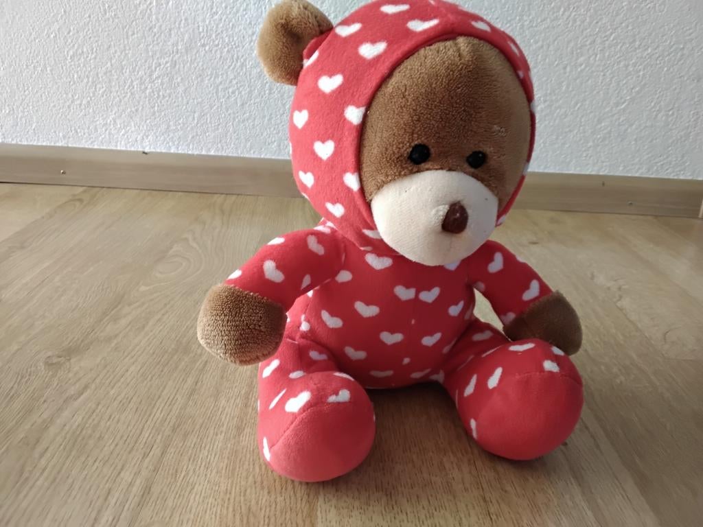 Leuke Valentijn Beer - Knuffel met Hartjesprint, Beer, Ophalen of Verzenden, Zo goed als nieuw, Met kleding of accessoire