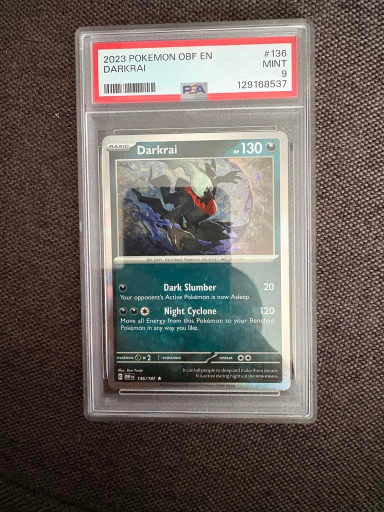 Darkrai PSA 9 Mint 2023 Obsidian Flames Pokémon Kaart #136, Ophalen of Verzenden, Zo goed als nieuw, Losse kaart
