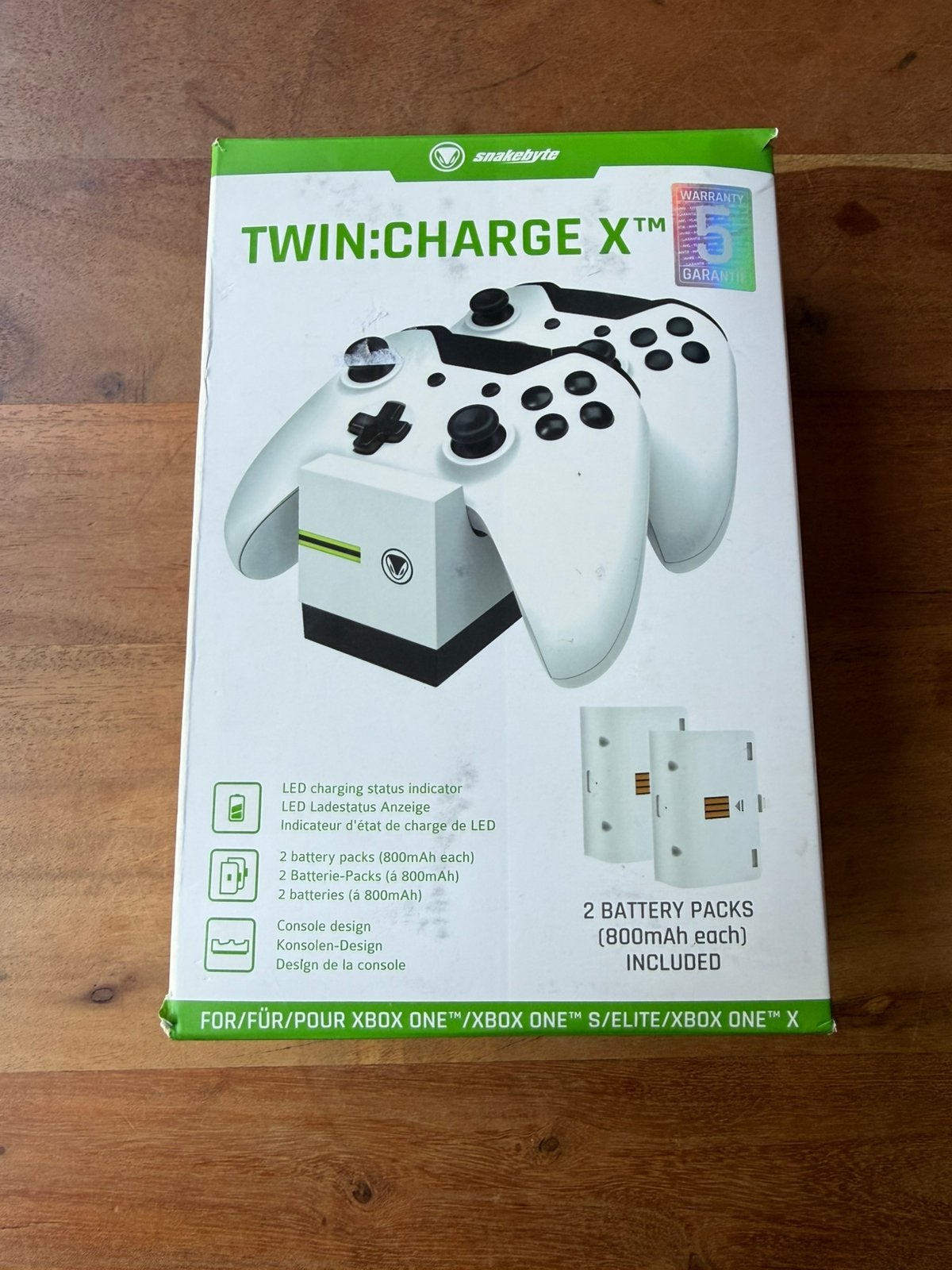 Twin: Charge X Xbox One 2017, Spelcomputers en Games, Spelcomputers | Xbox | Accessoires, Ophalen of Verzenden, Zo goed als nieuw
