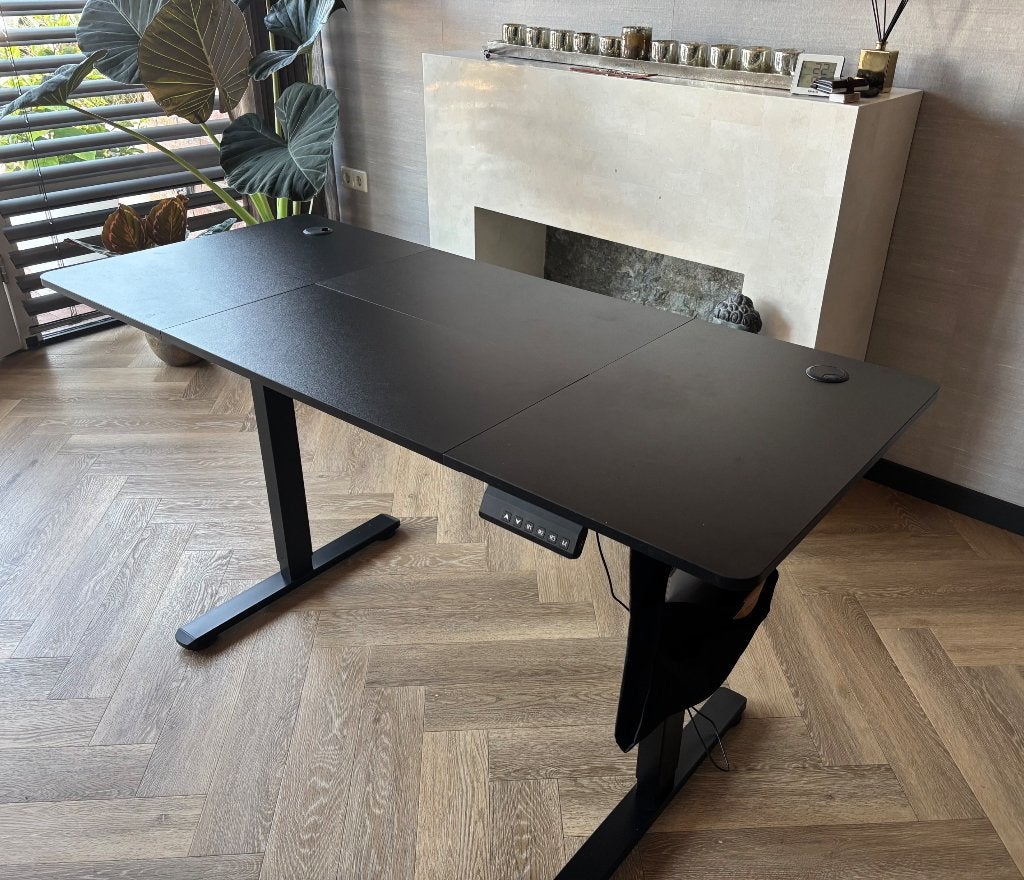 Elektrisch sta /- zit Bureau zwart, Ophalen, Zo goed als nieuw, 140 cm, 60 cm