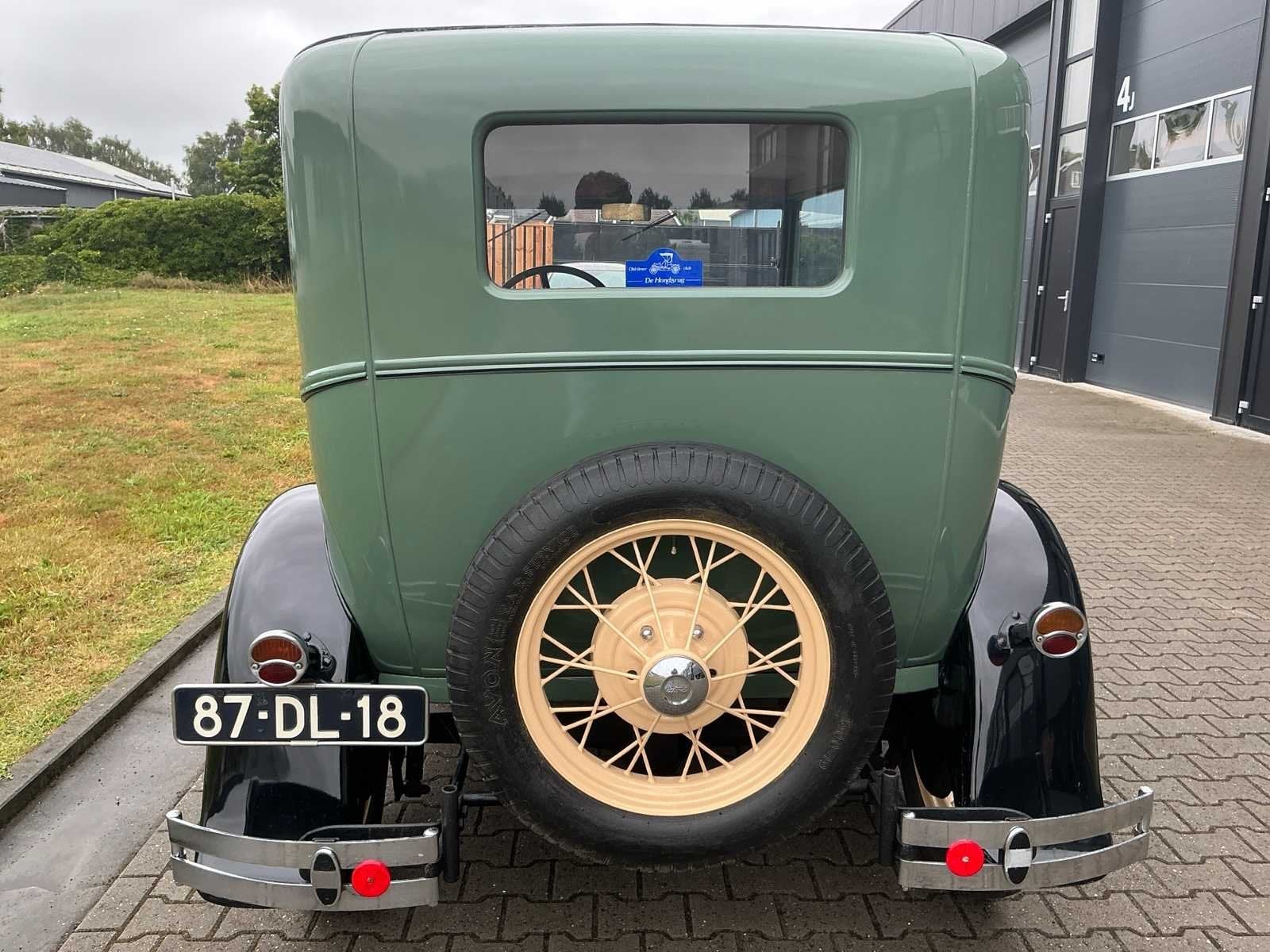 Ford - A Tudor sedan Oldtimer, foto 8