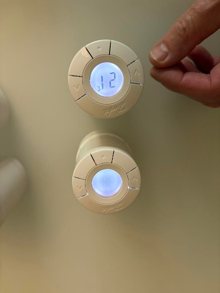 Danfoss Eco Slimme Radiatorknoppen (2 stuks), Ophalen of Verzenden, Slimme thermostaat, Gebruikt