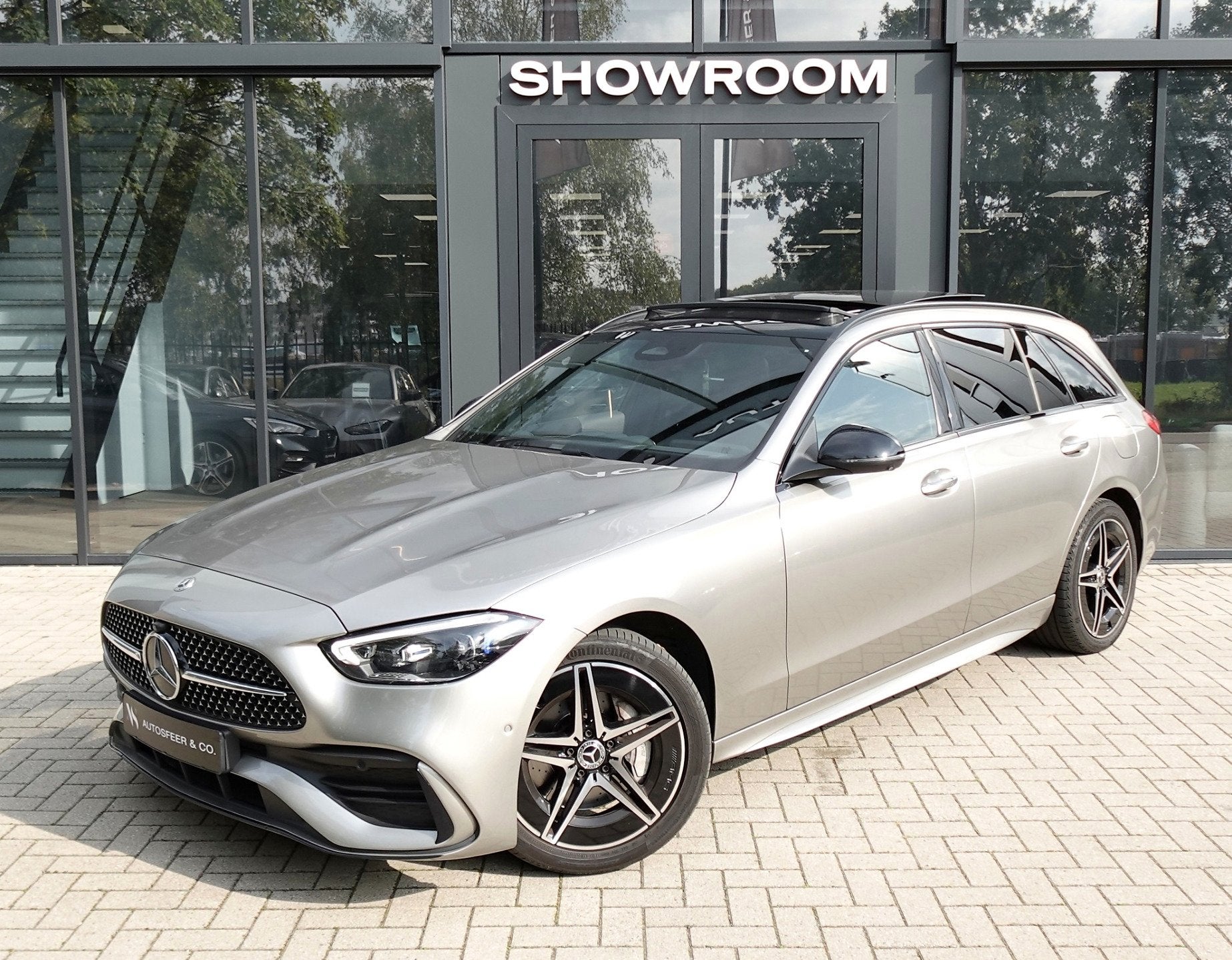 Mercedes-Benz C-klasse Estate 300 e AMG Line PANO KEYLESS 36, Auto's, Automaat, Dealer onderhouden, Achterwielaandrijving, Gebruikt