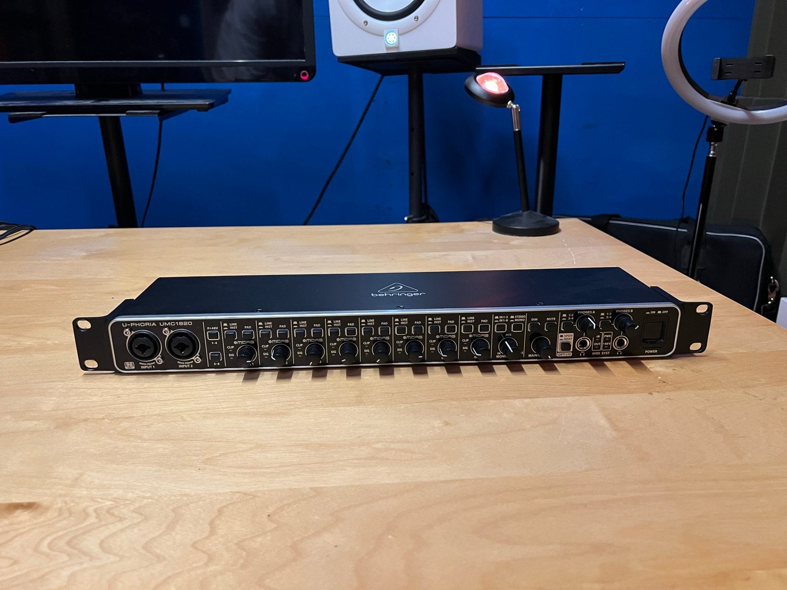Behringer UMC1820 Audio Interface, Ophalen of Verzenden, Zo goed als nieuw, 20 kanalen of meer, Microfooningang