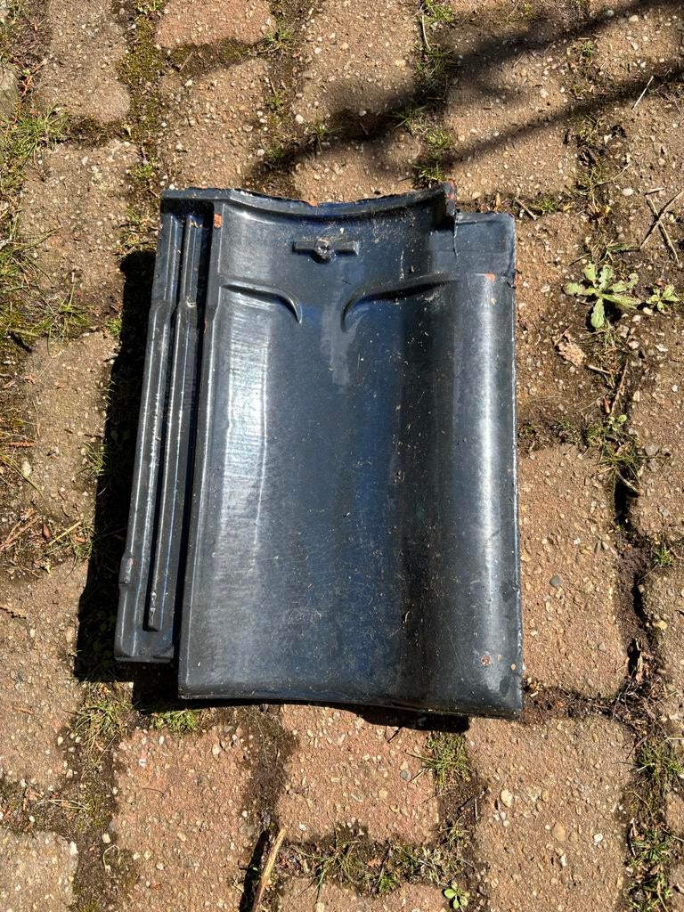 Stapel dakpannen, Doe-het-zelf en Verbouw, Dakpannen en Dakbedekking, Ophalen, Gebruikt, Steen of Klei, Minder dan 5 m²