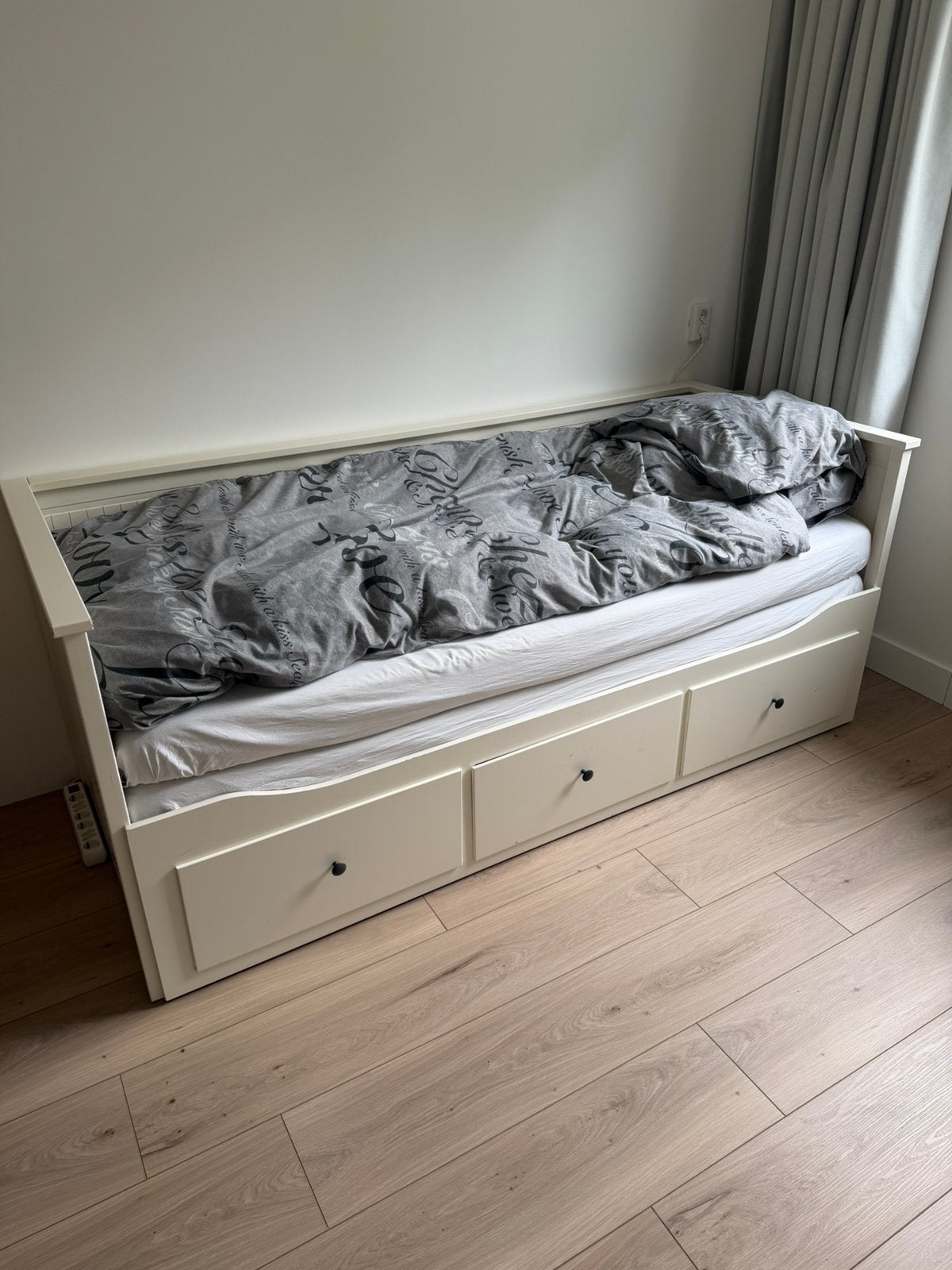 Te koop IKEA Hemnes bedbank zonder matras, Ophalen, Wit, Tweepersoons, Zo goed als nieuw