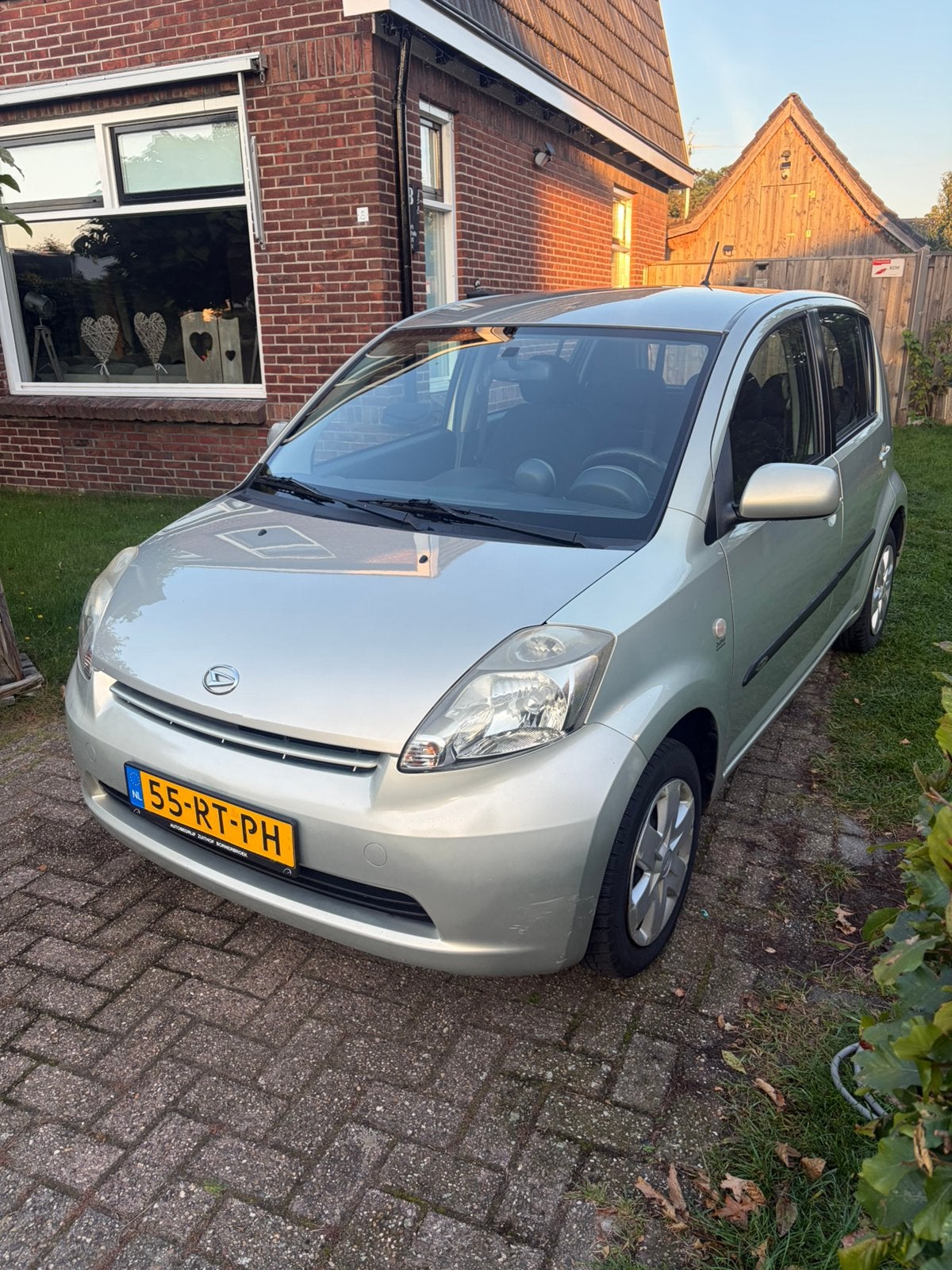 Daihatsu Sirion 1.3 AUT 2005 Beige, Auto's, 40 €/maand, 4 cilinders, Beige, Bedrijf
