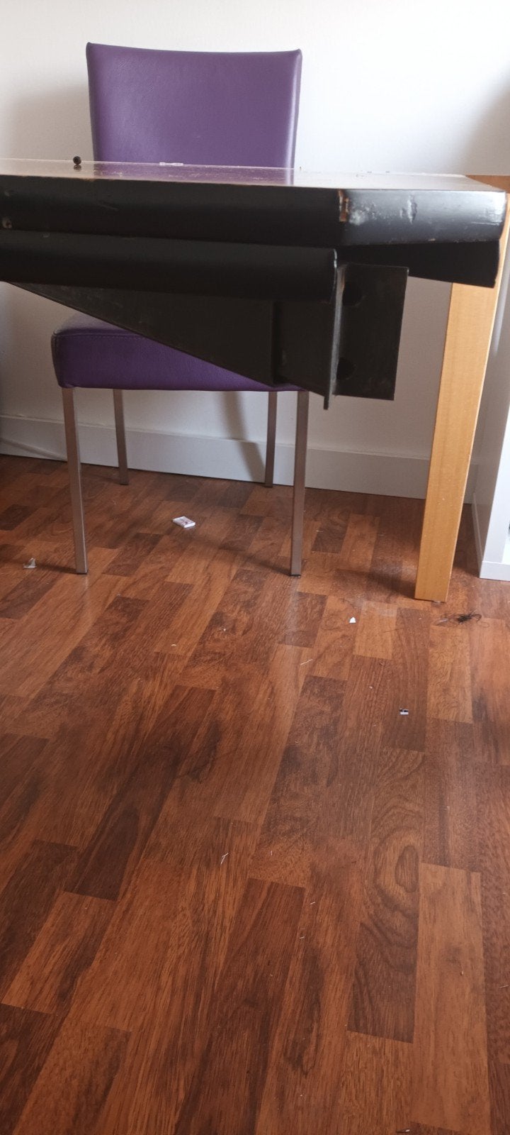Foto 6 van Gebruiksvriendelijke tafel, klein en handig