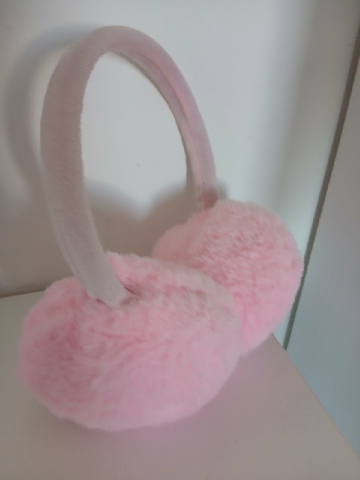 Roze pluizige oorwarmers, Merkloos, Ophalen of Verzenden, Gedragen, Muts