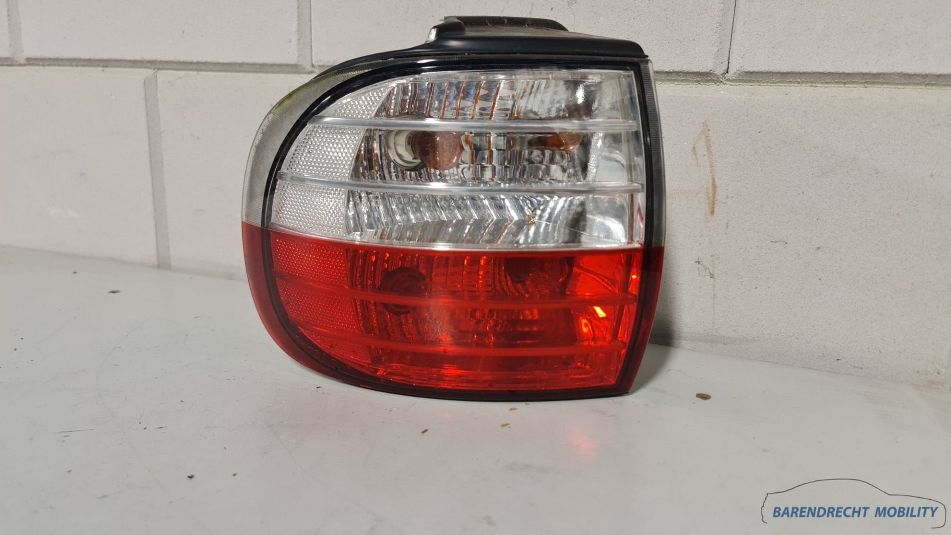 Achterlicht Hyundai H200 H-1 links buiten origineel in nette, Gebruikt, Heolleung-ro 12
06797  Seoul, Ophalen of Verzenden, Info@hyundai.com