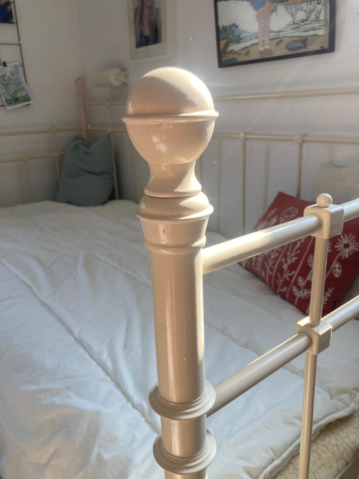 IKEA Tromsnes bedbank - Wit metaal - 90x200 cm, Ophalen, Gebruikt, 90 cm, Eenpersoons