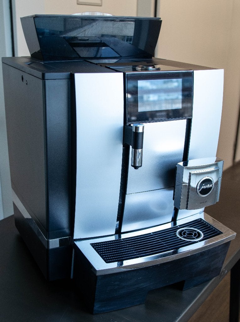 Koffiezetapparaat - Jura GIGA X3, Witgoed en Apparatuur, Koffiezetapparaten, Ophalen, Afneembaar waterreservoir, Gebruikt, 10 kopjes of meer