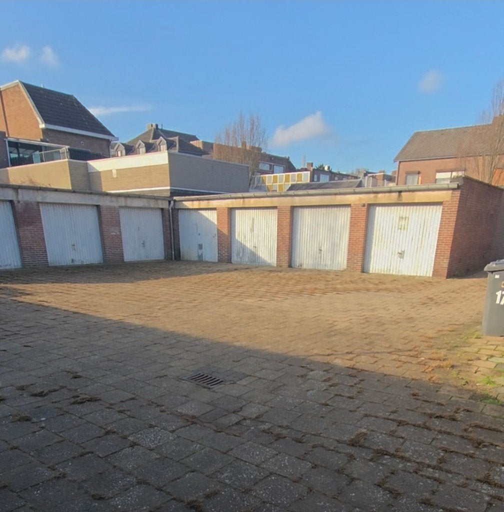 Garagebox te huur – Kampstraat, Spekholzerheide (Kerkrade), Huizen en Kamers, Garages en Parkeerplaatsen, Limburg