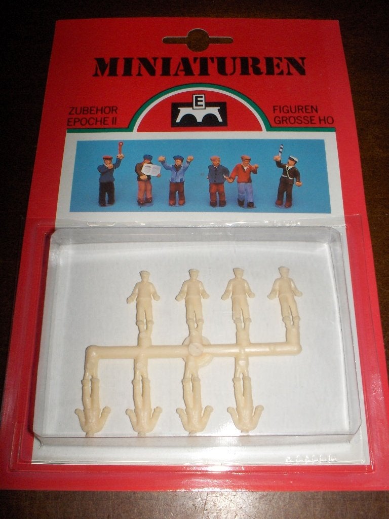 Accessoire-set acht ongeschilderde figuren / personen, Hobby en Vrije tijd, Modeltreinen | H0, Overige merken, Wisselstroom, Overige typen