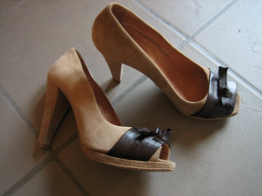 Nieuw! Chique beige suede pumps van DUO, maat 40 snazzeys, Pumps, Beige, Nieuw, Ophalen of Verzenden