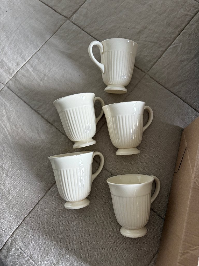 Beige servies set - borden, kommen en kopjes, Ophalen, Zo goed als nieuw, Bord(en), Overige stijlen